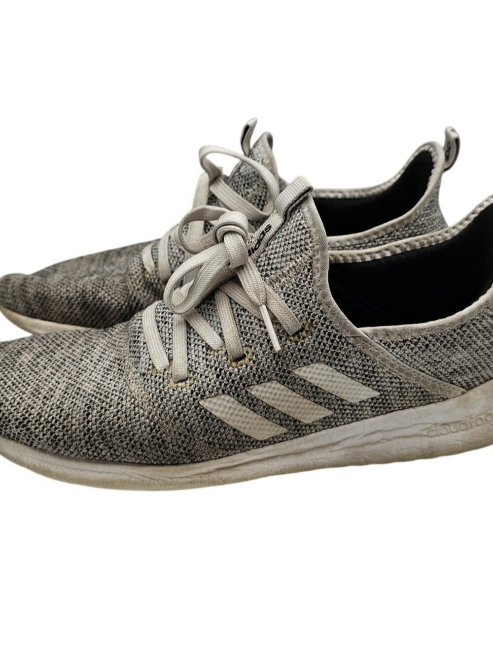 Adidas Women's Sz 10 Cloudfoam Pure 2.0 sneakers in a gray and white knit
